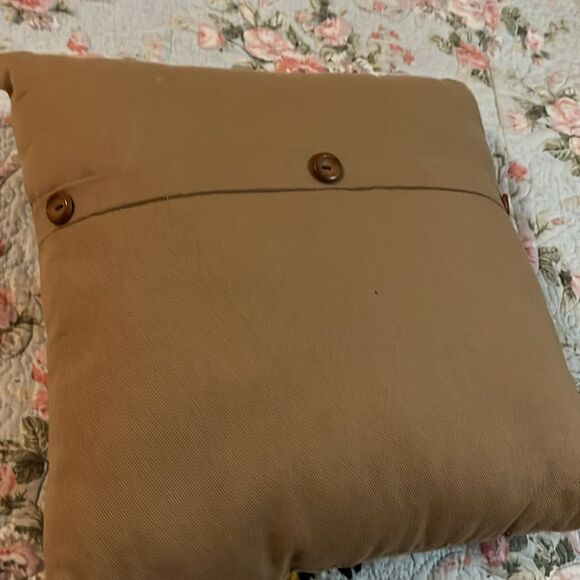 Tiger Design Throw Pillow - Picture 3 of 4